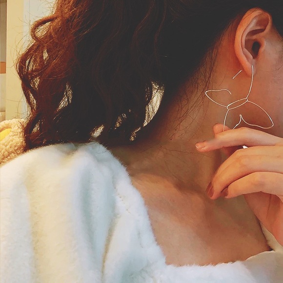 Large Gold Butterfly Hoop Earrings - Picture 9 of 9